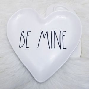 NWT Rae Dunn BE MINE Heart Plate